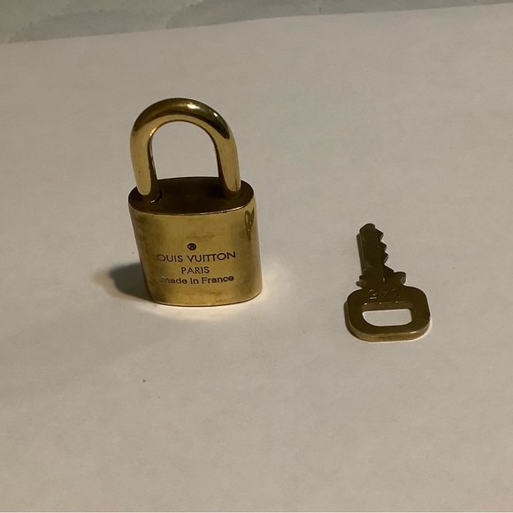 Louis Vuitton Lock and Key #345 - Picture 2 of 5
